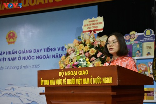 Khai giảng khóa tập huấn giảng dạy tiếng Việt dành cho giáo viên kiều bào 2025 - ảnh 3