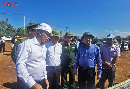 Phó Thủ tướng Hồ Quốc Dũng kiểm tra tiến độ đường cao tốc Quy Nhơn - Pleiku - ảnh 1