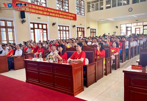 Kiều bào châu Âu trao tặng 100 triệu đồng động viên cán bộ, chiến sĩ Vùng 1 Hải quân - ảnh 2