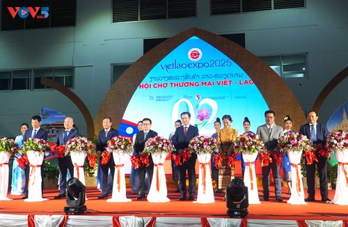 Khai mạc Hội chợ thương mại Việt – Lào năm 2025 - ảnh 2