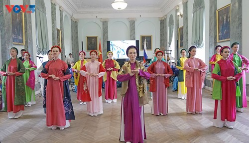 Khai trương Trung tâm Văn hóa Nga-Việt tại Saint-Petersburg - ảnh 3