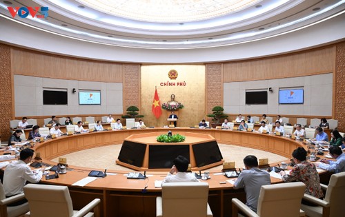 Thủ tướng Phạm Minh Chính chủ trì Hội nghị về tình hình vận hành chính quyền địa phương 2 cấp - ảnh 1