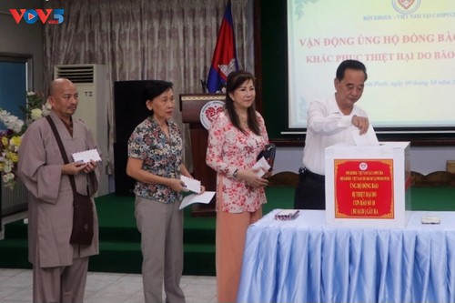 Cộng đồng Việt Nam tại Campuchia quyên góp, ủng hộ khắc phục hậu quả bão, lũ - ảnh 1