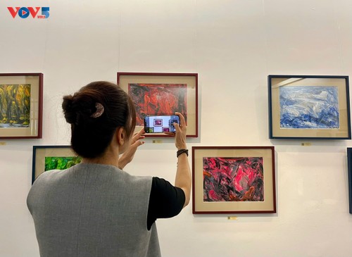 Triển lãm “Không gian mới“: Họa sĩ Nguyễn Minh Sơn đưa chất liệu mới vào tranh phong cảnh Việt Nam - ảnh 6