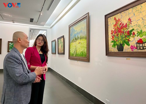 Triển lãm “Không gian mới“: Họa sĩ Nguyễn Minh Sơn đưa chất liệu mới vào tranh phong cảnh Việt Nam - ảnh 5