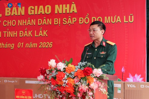 Trao nhà cho người dân vùng thiên tai: Món quà ý nghĩa trước thềm Đại hội Đảng  - ảnh 2