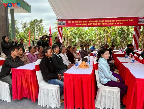 Trao nhà cho người dân vùng thiên tai: Món quà ý nghĩa trước thềm Đại hội Đảng  - ảnh 4