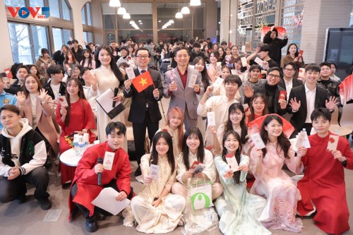 Người Việt tại Chungnam (Hàn Quốc) đón Tết cổ truyền của dân tộc và chào mừng Đại hội lần thứ XIV của Đảng Cộng sản VN - ảnh 1