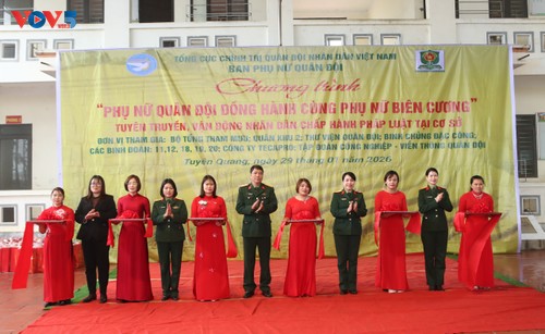 Ấm áp chương trình “Phụ nữ Quân đội đồng hành cùng phụ nữ biên cương” tại Xín Mần, tỉnh Tuyên Quang - ảnh 2