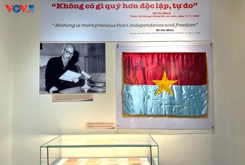 Exhibition revitalizes historical moments of 1975 Spring - ảnh 1