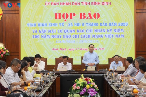 Localities begin trial operation of two-tier local government model  - ảnh 2