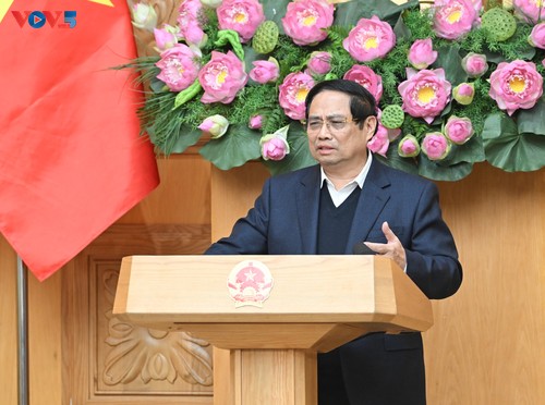 PM urges essential supplies be provided for disaster victims  - ảnh 1
