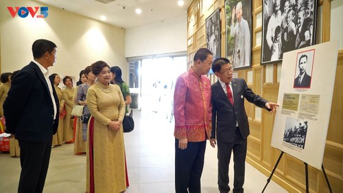 งานนิทรรศการเกี่ยวกับประธานโฮจิมินห์ในไทย - ảnh 2