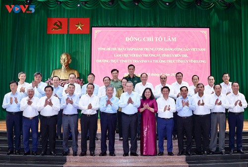 Vinh Long has all necessary conditions to become a new economic hub: Party leader - ảnh 2