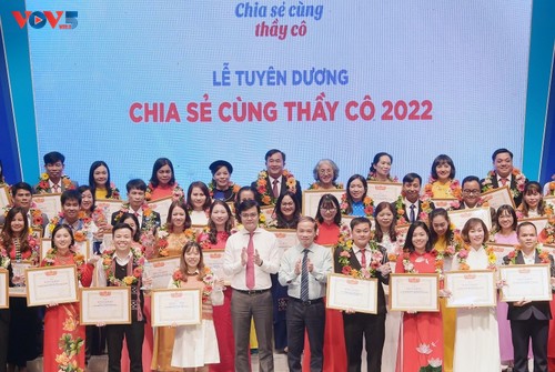 Ngành giáo dục tuyên dương 68 thầy cô giáo tiêu biểu - ảnh 1