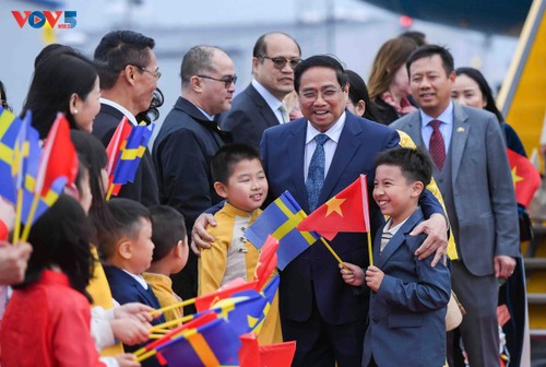 El Primer Ministro de Vietnam inicia visita oficial a Suecia - ảnh 1