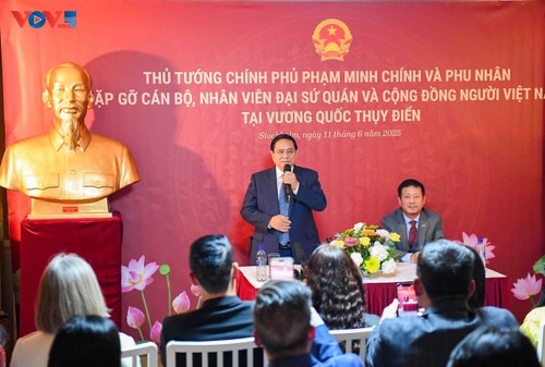 Jefe de Gobierno se reúne con la comunidad vietnamita en Suecia - ảnh 1