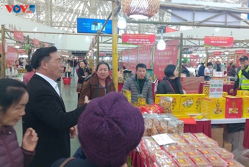 Promueven la venta de productos agrícolas y especialidades regionales en la Feria de Primavera 2026 - ảnh 1