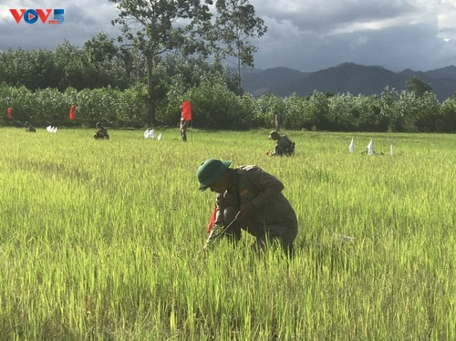 นำชีวิตที่สงบสุขมาให้แก่ประชาชน - ảnh 2