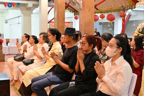 ชาวเวียดนามโพ้นทะเลในประเทศไทยจุดประกายจิตใจแห่ง “การดื่มน้ำต้องรำลึกถึงแหล่งที่มาของน้ำ” - ảnh 1