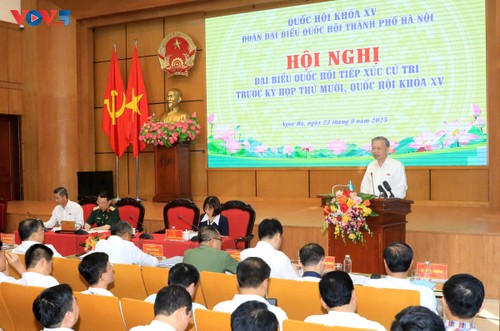 เลขาธิการใหญ่พรรค โตเลิม พบปะกับผู้มีสิทธิ์เลือกตั้งในกรุงฮานอยก่อนการประชุมสภาแห่งชาติครั้งที่ 10 สมัยที่ 15 - ảnh 1