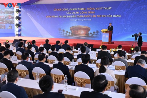 ประชาชนมีความภาคภูมิใจและตั้งความคาดหวังต่อโครงการสำคัญๆ - ảnh 1