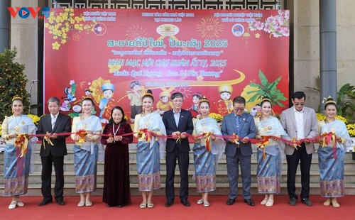 Neujahrsfest: Zahlreiche Aktivitäten vietnamesischer Community in Vientiane  - ảnh 1