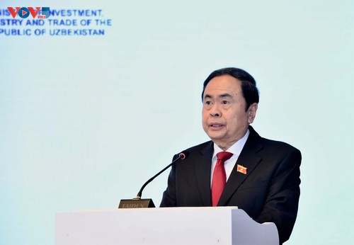 Parlamentspräsident: Vietnam betrachtet Bürger und Unternehmen als Akteure, Impulse und Ziele für Entwicklung - ảnh 1