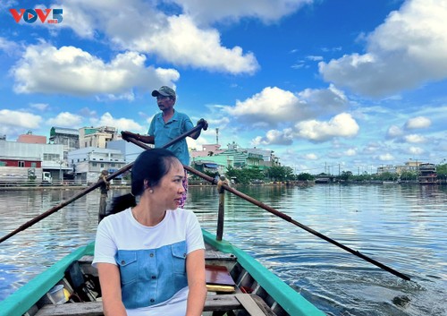 Straßenlärm und Rufe der Bootsleute in Ca Mau - ảnh 3