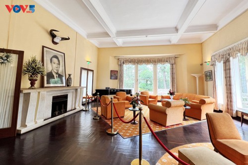 Bao Dai-Palast: Wo die Zeit in den Kiefernwäldern von Da Lat stillsteht - ảnh 2