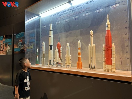 ศูนย์สำรวจวิทยาศาสตร์กวีเญิน นำวิทยาศาสตร์เข้าใกล้สาธารณชน - ảnh 8