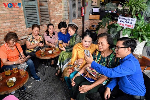 ร้านคาเฟ่ยามเช้าแห่งการเรียนรู้เพื่อเป็นพลเมืองดิจิทัล - ảnh 1