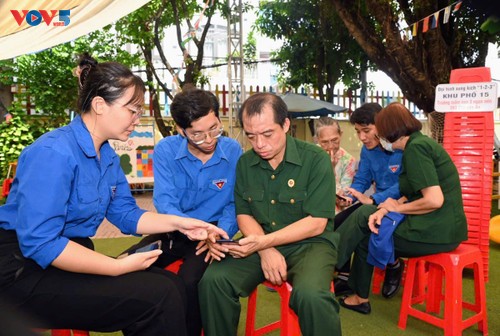 ร้านคาเฟ่ยามเช้าแห่งการเรียนรู้เพื่อเป็นพลเมืองดิจิทัล - ảnh 3