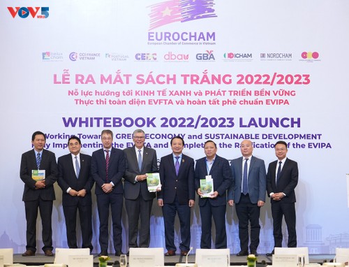 Publican Libro Blanco de Eurocham sobre economía verde y desarrollo sostenible en Vietnam - ảnh 1