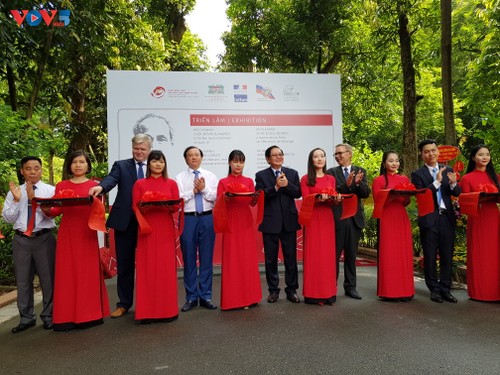 Exposition d’archives sur le Président Hô Chi Minh - ảnh 1