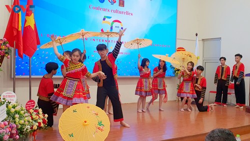 Le cinquantenaire de l’OIF, une véritable fête des couleurs francophones - ảnh 1