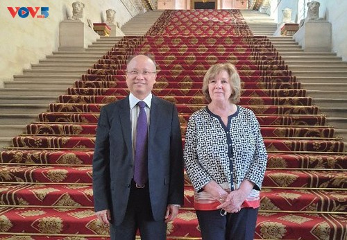 Le groupe d’amitié France-Vietnam au Sénat français s’engage à soutenir le Vietnam - ảnh 1