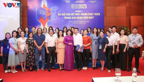Le Forum national de la presse 2025 met en lumière les préoccupations majeures du journalisme contemporain au Vietnam - ảnh 2