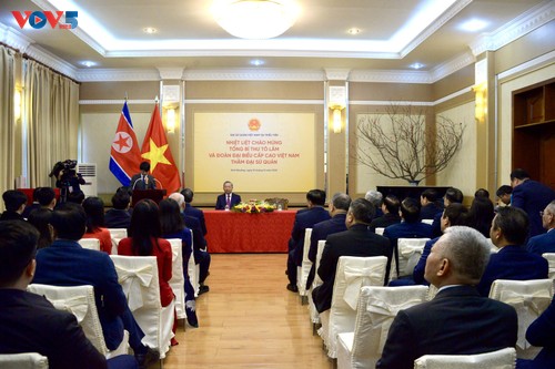 Tô Lâm à la cérémonie d’inauguration de la statue du Président Hô Chi Minh à Pyongyang - ảnh 1