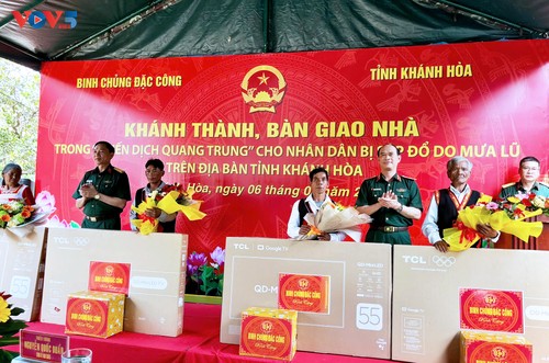 Khanh Hoa: de nouvelles maisons remises aux sinistrés dans le cadre de la «Campagne Quang Trung» - ảnh 3