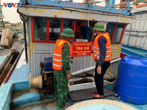 Quang Tri met en place deux équipes intersectorielles de contrôle contre la pêche illicite - ảnh 1