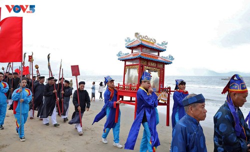 Dà Nang: Début de la nouvelle saison de pêche pour les pêcheurs - ảnh 1