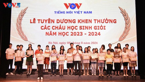 Đài Tiếng nói Việt Nam khen thưởng học sinh Giỏi năm học 2023 - 2024 - ảnh 8