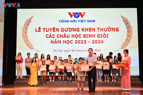 Đài Tiếng nói Việt Nam khen thưởng học sinh Giỏi năm học 2023 - 2024 - ảnh 7