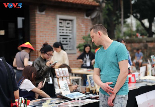 Hà Nội Art Fair: Không gian nghệ thuật đương đại “độc đáo” - ảnh 15