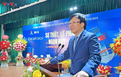 Ra mắt cuốn sách “Sự thật, lẽ phải và ngọn bút” của nhà báo Hồ Quang Lợi - ảnh 3