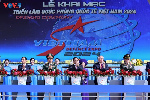 Ouverture du Salon international de la Défense du Vietnam 2024 - ảnh 2