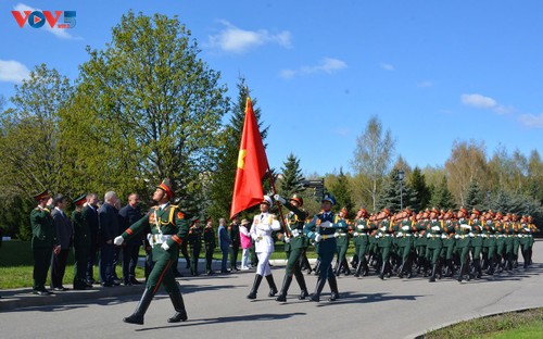 Les soldats vietnamiens défileront pour la première fois sur la place Rouge à Moscou - ảnh 1