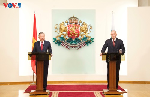 Le Vietnam et la Bulgarie portent leurs relations au niveau de partenariat stratégique - ảnh 1