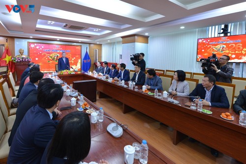 Tô Lâm se rend à la Voix du Vietnam à l’approche du Têt - ảnh 2